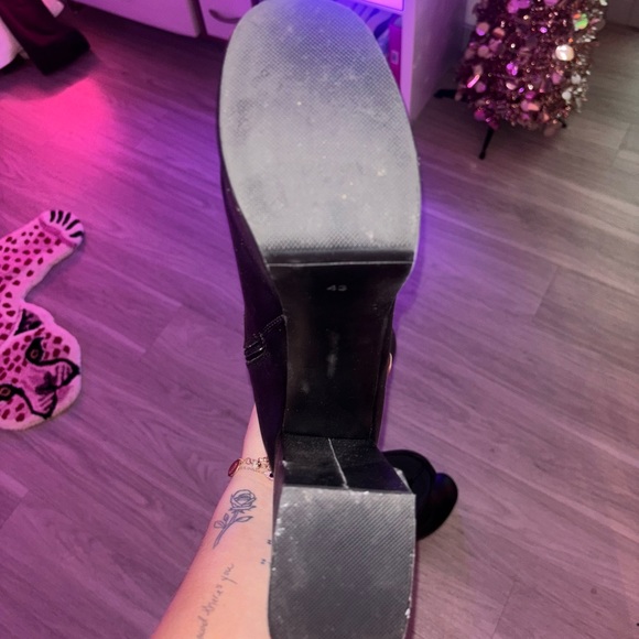 Black Platform Boots - Picture 9 of 13